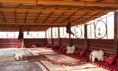 nomad life safari majlis 700x350