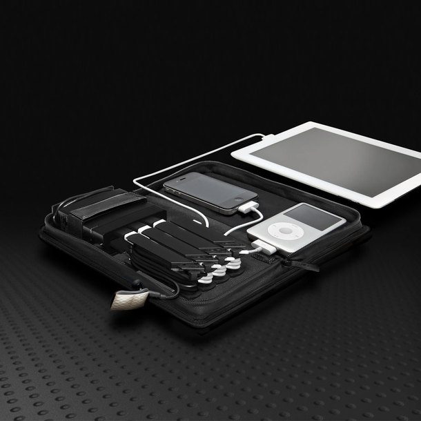 holiday gift guide techie aviiq charging kit cable rack