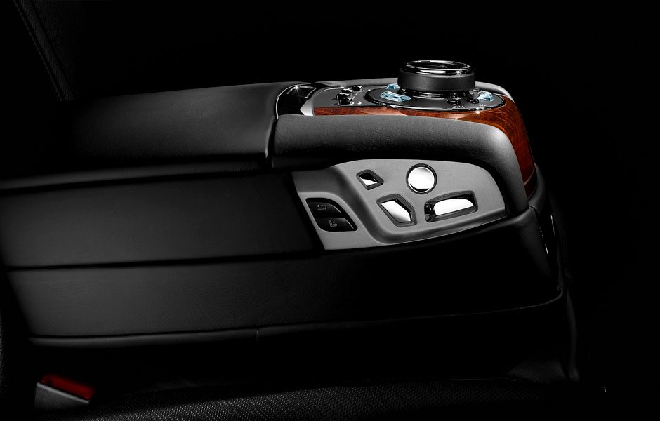 rolls royces ghost ii exudes opulence right monogrammed fuel cap 2015 royce 16