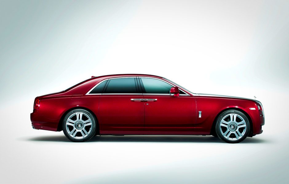 rolls royces ghost ii exudes opulence right monogrammed fuel cap 2015 royce 2