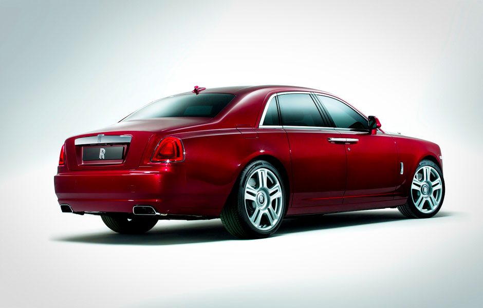rolls royces ghost ii exudes opulence right monogrammed fuel cap 2015 royce 3