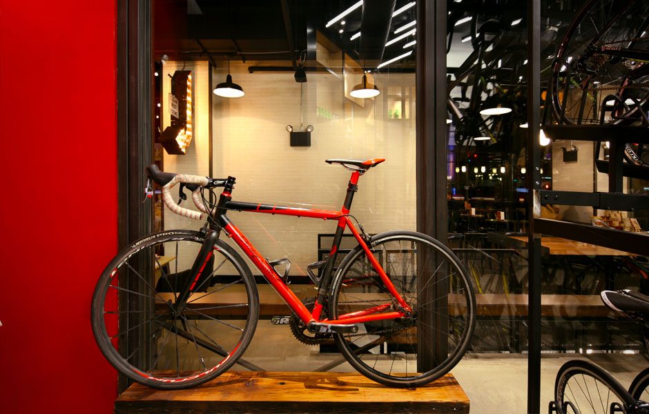 nyc velo gotham west shelves 2