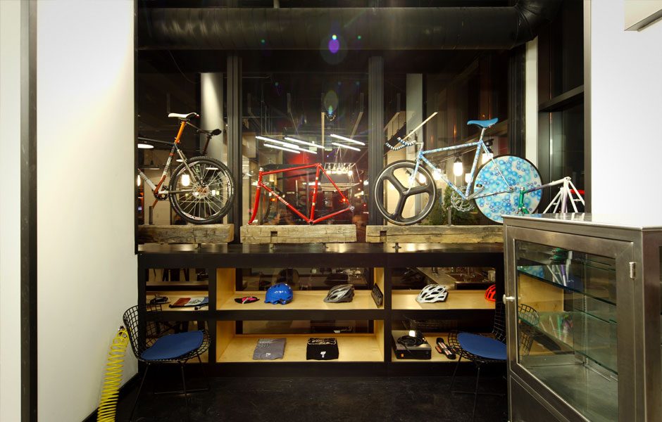 nyc velo gotham west shelves 4