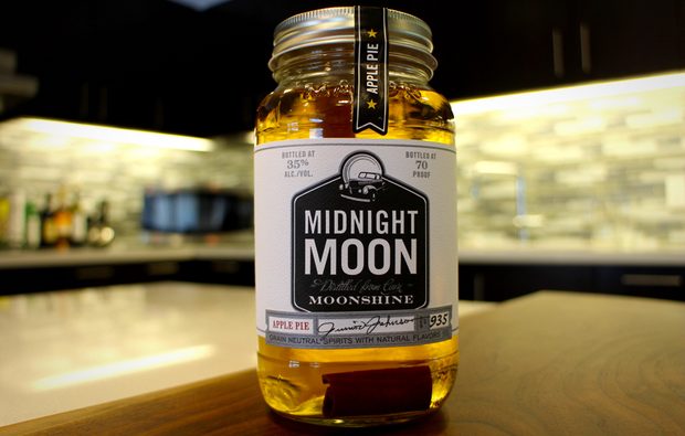 Midnight Moon Applepie, moonshine, liquor