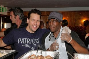 Laugh+Factory+31st+Annual+Free+Thanksgiving+R7TpkHzmN3Il