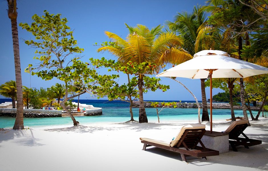 james bonds creator ian fleming found inspiration in jamaica and so can you golden eye beach