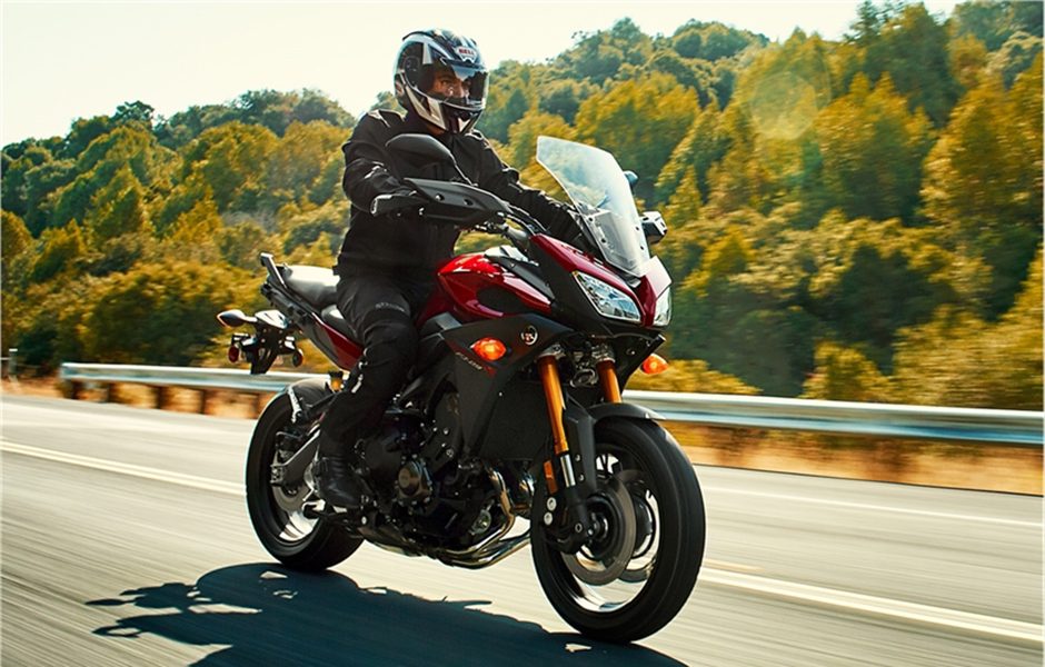 throttle jockey just one bike yamahas fj 09 triple does it all yamaha irl4