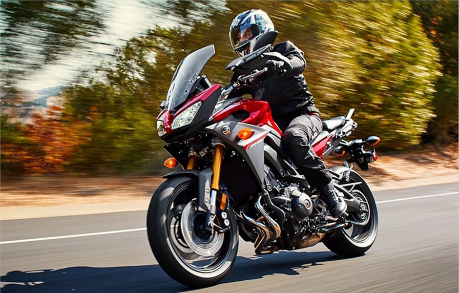throttle jockey just one bike yamahas fj 09 triple does it all yamaha irl5
