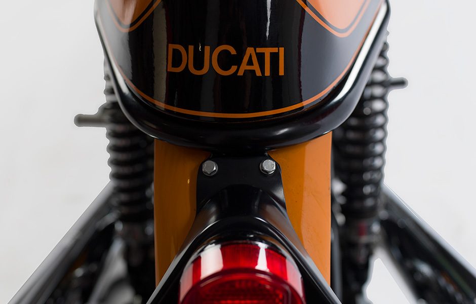 throttle jockey stuart parrs collection of dream bikes 750sturat parr ducati seat