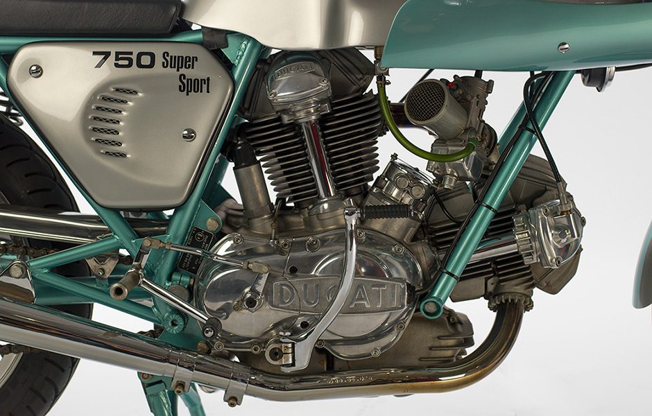 throttle jockey stuart parrs collection of dream bikes sturat parr ducati 750 engine3