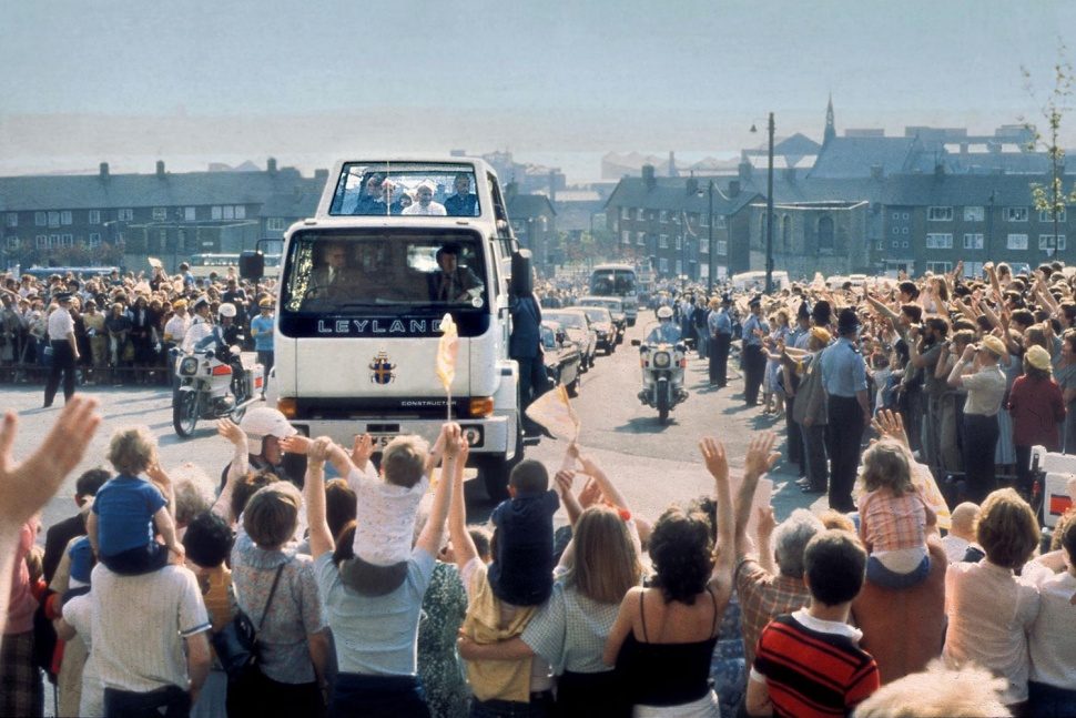 10 sweet popemobiles that will make you wish held the keys of heaven 1982 leyland popemobile 2 970x647 c