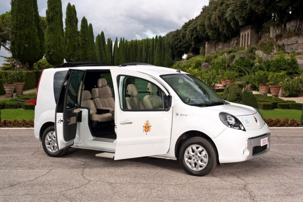 10 sweet popemobiles that will make you wish held the keys of heaven renaultgroup 33266 global en 970x647 c