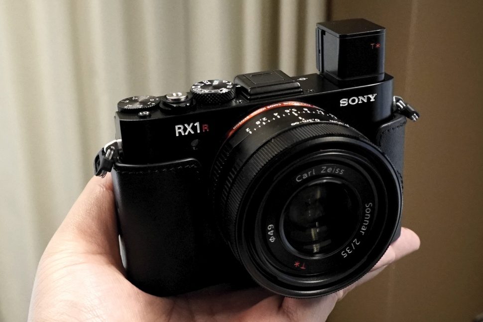with a 42 4 megapixel full frame sensor sonys rx1r ii is the ultimate pocket cam sony rx1r2 preview 1 970x647 c