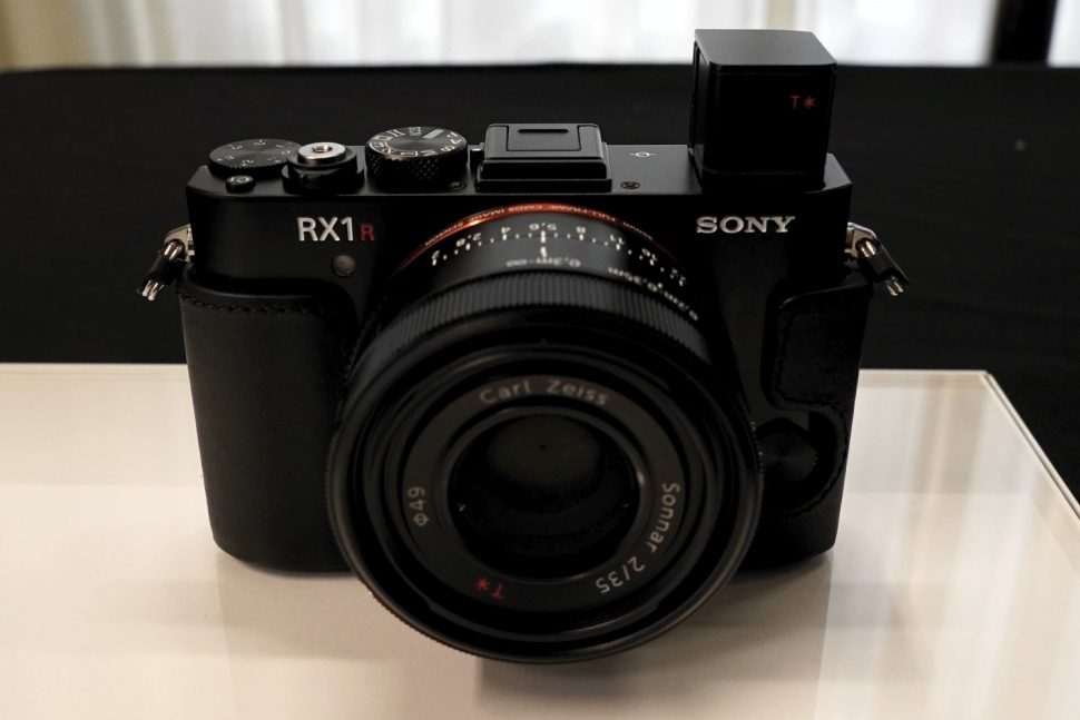 with a 42 4 megapixel full frame sensor sonys rx1r ii is the ultimate pocket cam sony rx1r2 preview 11 970x647 c