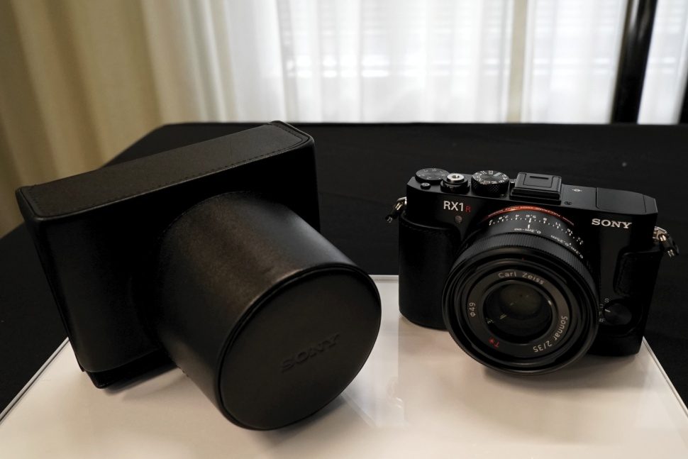 with a 42 4 megapixel full frame sensor sonys rx1r ii is the ultimate pocket cam sony rx1r2 preview 14 970x647 c