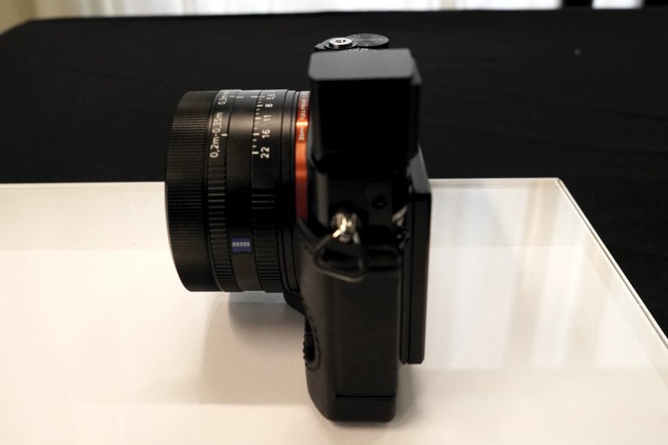 with a 42 4 megapixel full frame sensor sonys rx1r ii is the ultimate pocket cam sony rx1r2 preview 970x647 c
