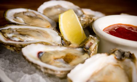 Easy Bistro & Bar, raw bar