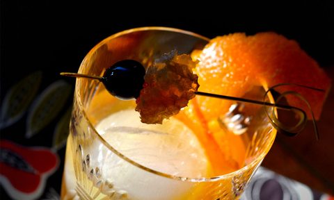 5 essential garnishes for your home bar
