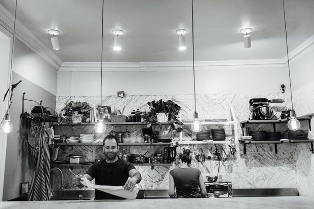 scott b&w, dinnertable