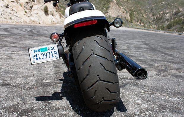 2016-HD-CVO-Pro-Street-Breakout-fattire