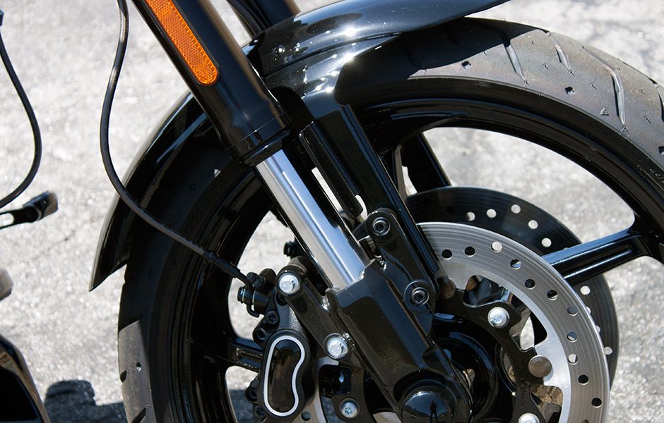 throttle jockey harleys cvo pro street breakout is low but not slow 2016 hd forks