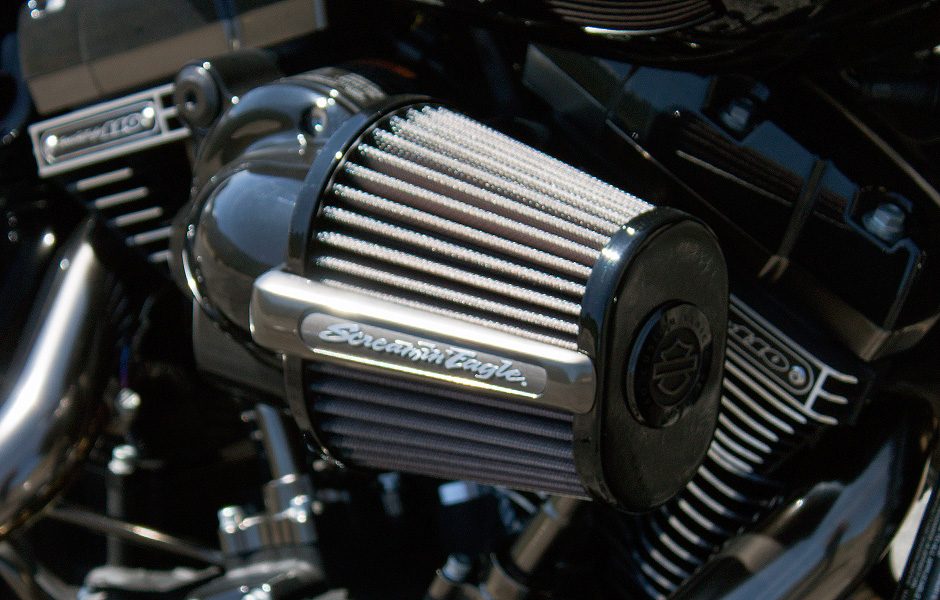 throttle jockey harleys cvo pro street breakout is low but not slow 2016 hd intakecu