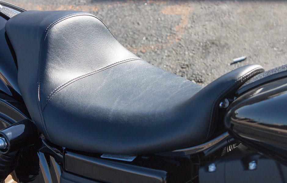 throttle jockey yell yahoo in your helmet with harleys hotrod low rider s 2016 hd lrs seat