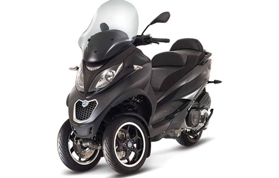 throttle jockey motorcycling to the power of three paiggio mp3 1