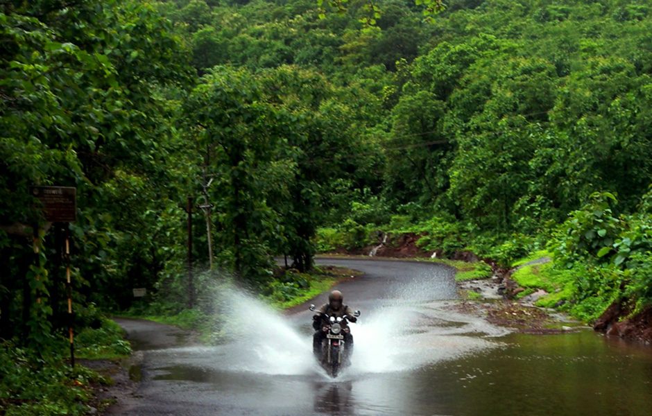 throttle jockey the classic and new motorcycles of royal enfield 1