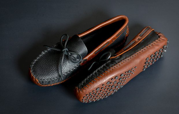 minnetonka moccasin driving shoes
