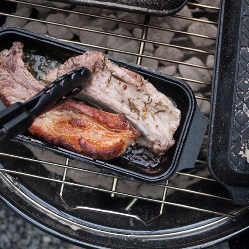 Meat cooking in the Weekender dutch oven