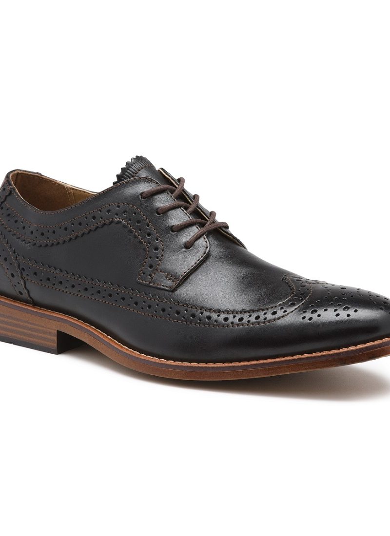 clinton wingtip oxford shoe