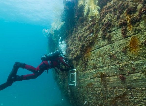 diver at wreck of the HMS Erebus