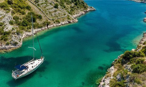 best small ship sailing experiences ocean island