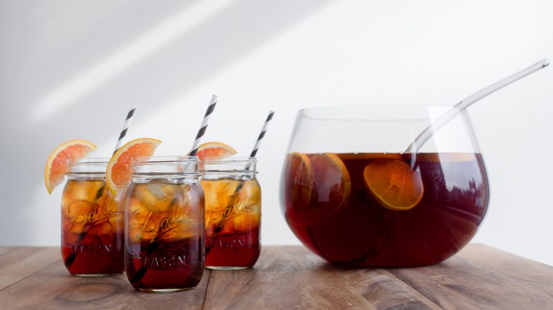 Jagermule-Punch-w.-Cocktails-Crop