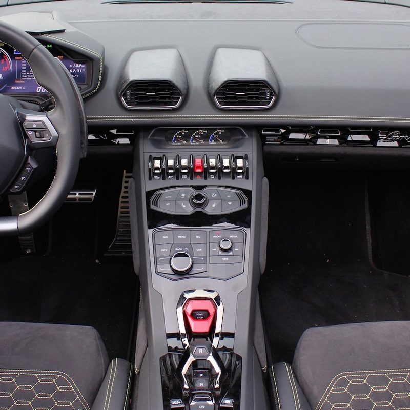 Lamborghini-Huracan-Spyder-Interior