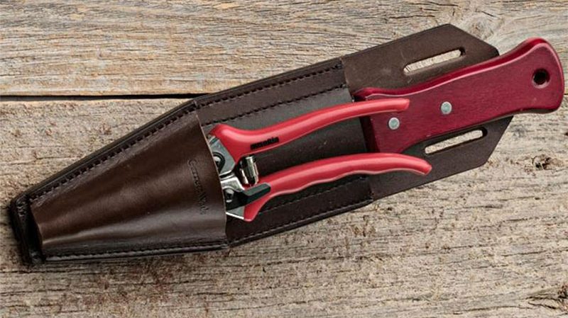 Leather Holster, Hand Pruner & Digging Knife Set