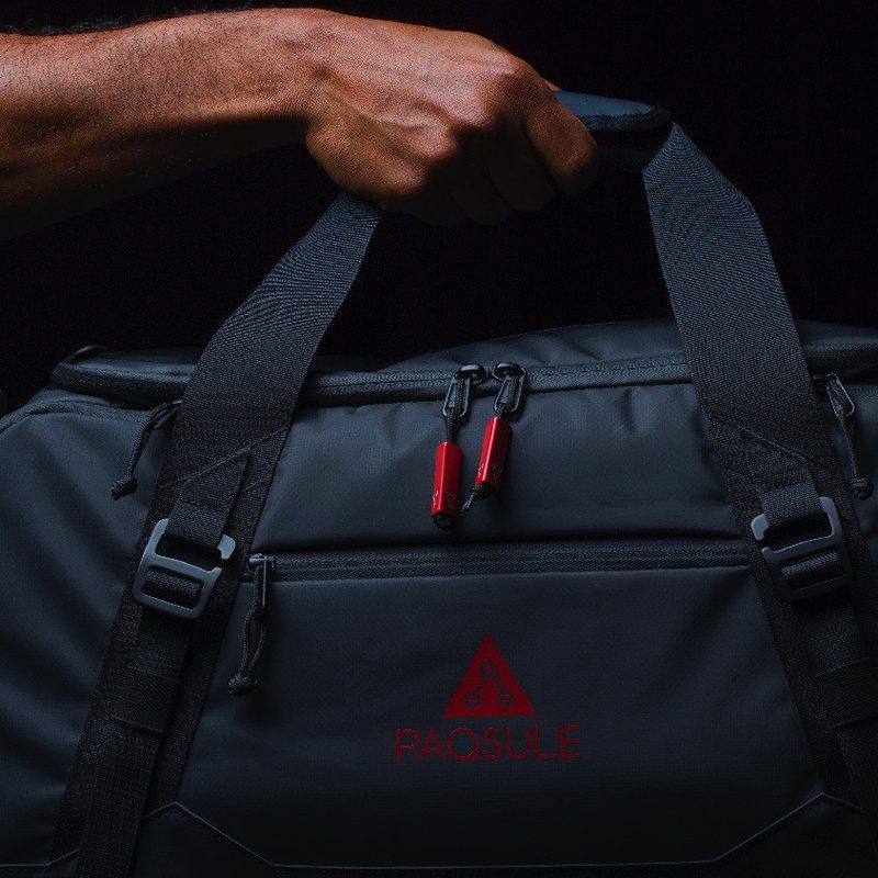 self cleaning gym bag paqsule arm 16x9