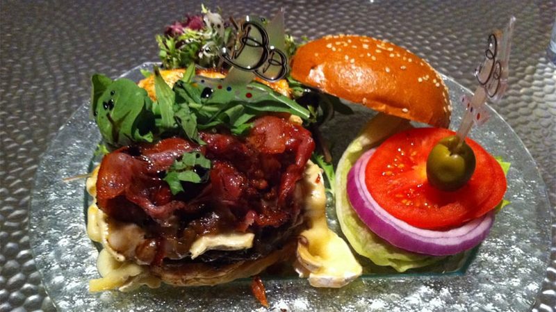 Burger Brasserie: 777 Burger