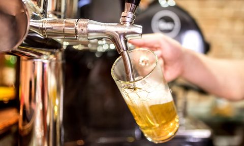 Stock-Beer-Pouring