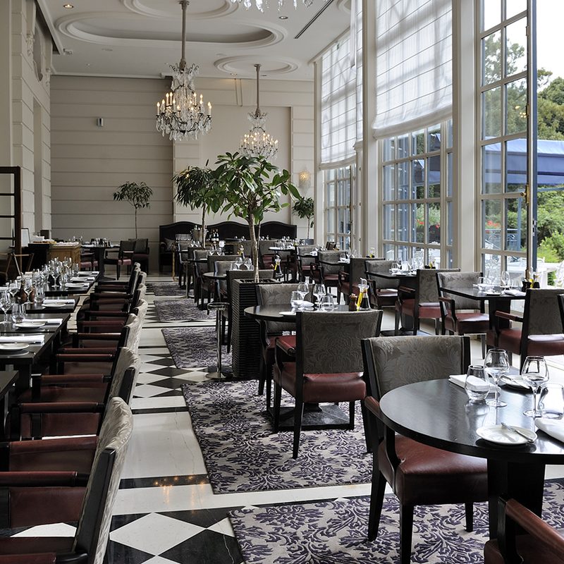 waldorf astoria trianon palace versailles  a hotel la ve randa by gordon ramsay brasserie