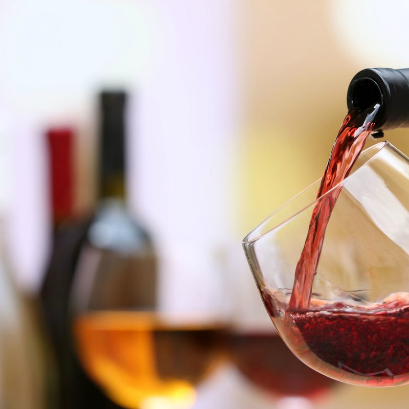 Red wine pour