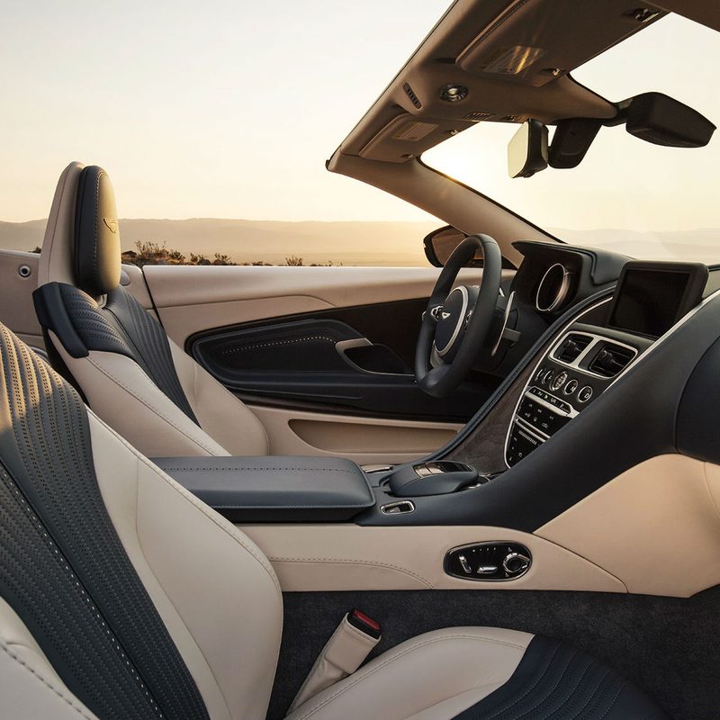 Aston Martin DB11 Volante