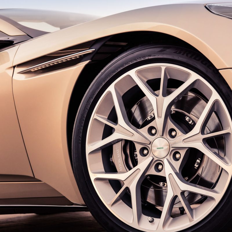 Aston Martin DB11 Volante