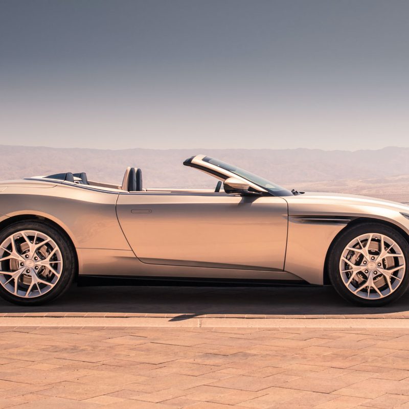 Aston Martin DB11 Volante