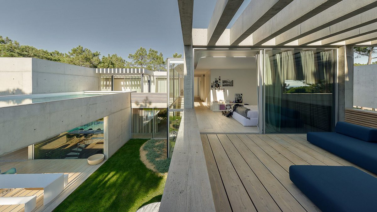 The Wall house glass bottom pool