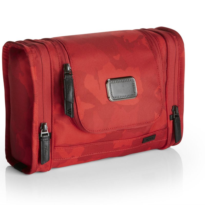 hanging travel kit
