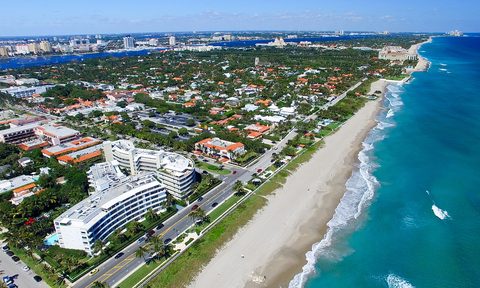 A view of the strip at Palm Beach, Florida