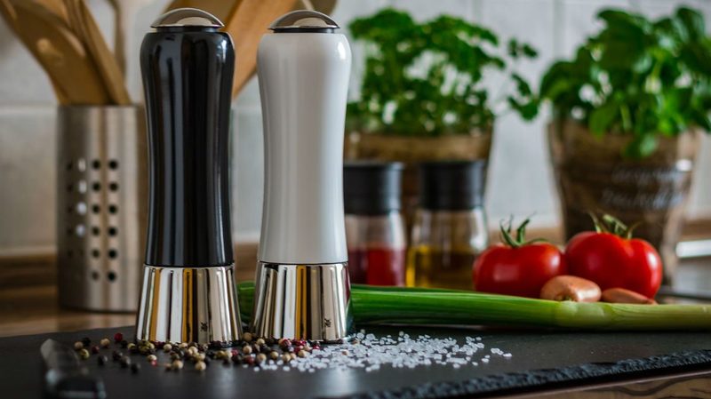 salt pepper spices