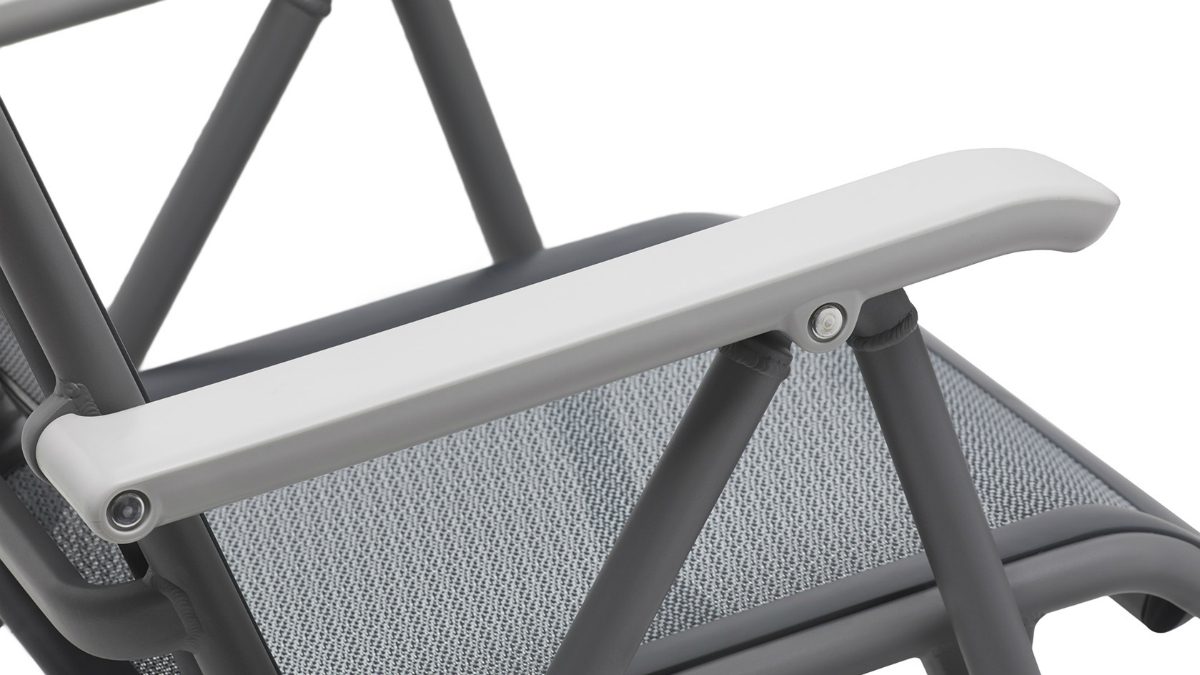 yeti hondo base camp chair news 170999 website assets studio pdp detail armrest 1680x1024
